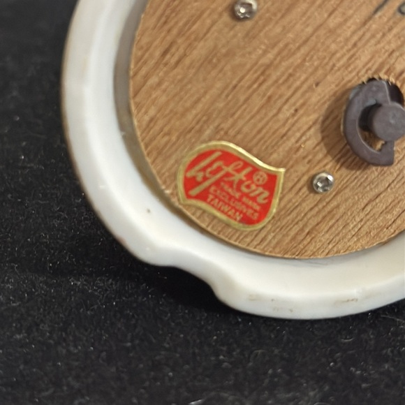 Vintage Lefton's Musical Treasures "Angel of the Month" figurine for March - Picture 6 of 8